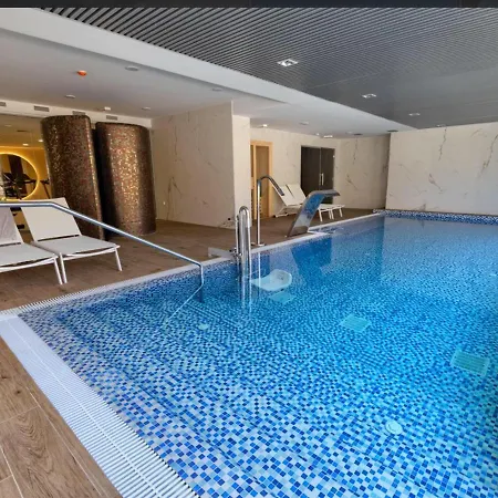 Oasis 325 Cronos Homes Hotell