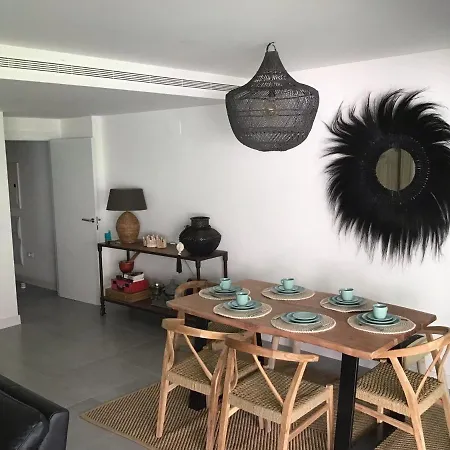 Szálloda Oasis 325 Cronos Homes