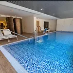 Oasis 325 Cronos Homes Hotel