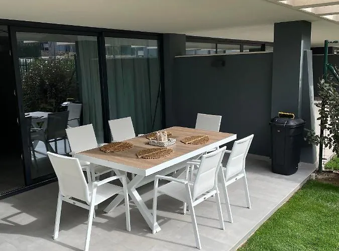 Oasis 325 Cronos Homes Hotel