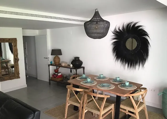 호텔 Oasis 325 Cronos Homes